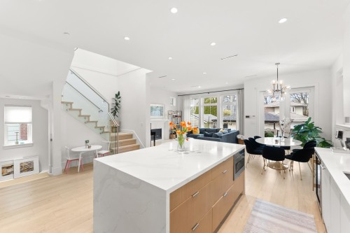 3123 16Th Avenue W, Vancouver, BC 