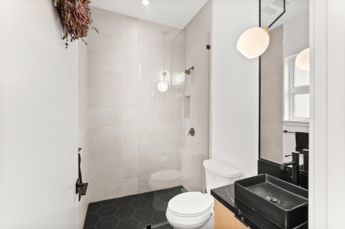 3123 16Th Avenue W, Vancouver, BC 