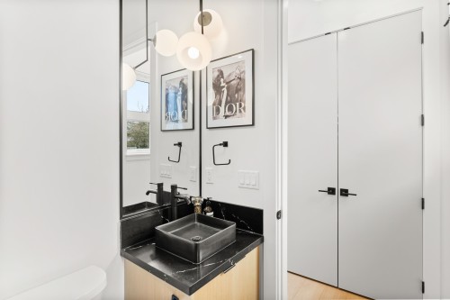 3123 16Th Avenue W, Vancouver, BC 