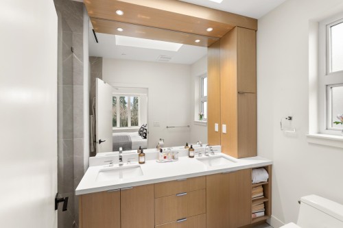 3123 16Th Avenue W, Vancouver, BC 