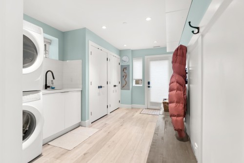 3123 16Th Avenue W, Vancouver, BC 