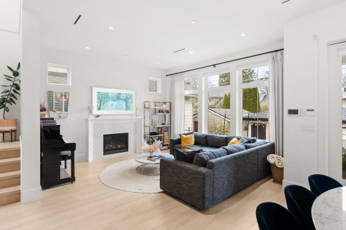 3123 16Th Avenue W, Vancouver, BC 