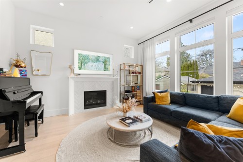 3123 16Th Avenue W, Vancouver, BC 