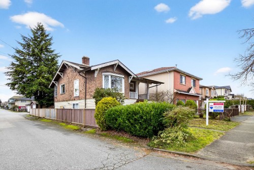 2284 45Th Avenue E, Vancouver, BC 