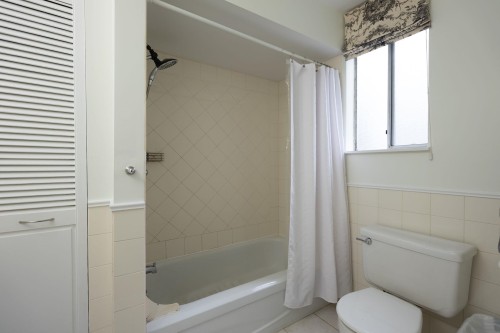 2103 Keith Road W, North Vancouver, BC 