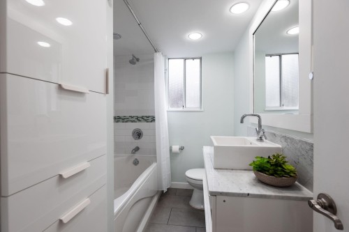 2103 Keith Road W, North Vancouver, BC 