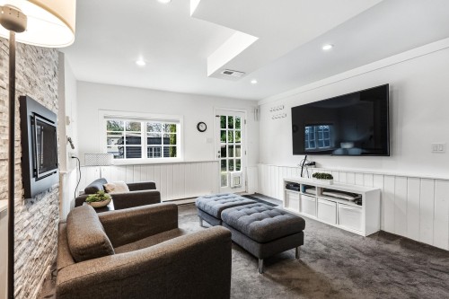 2103 Keith Road W, North Vancouver, BC 