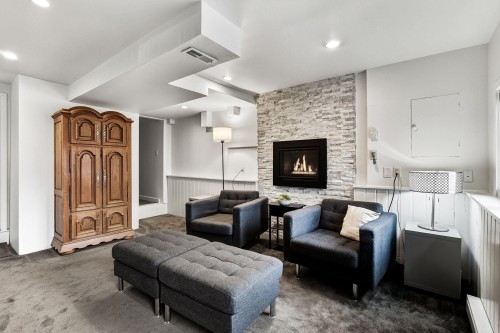 2103 Keith Road W, North Vancouver, BC 