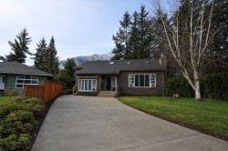 1009 Cypress Place  Squamish, BC V0N 1H0