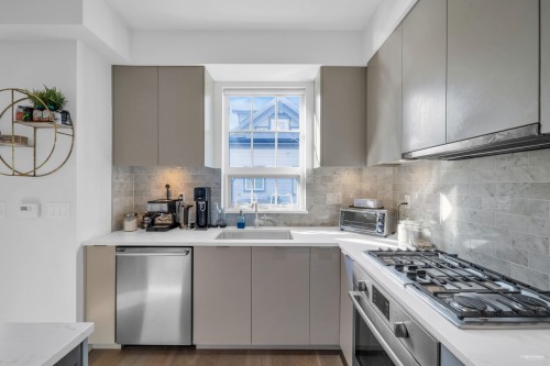 7901 Oak Street, Vancouver, BC 