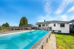 822 4th Street E North Vancouver, BC V7L 1K4