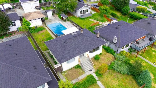 822 4Th Street E, North Vancouver, BC 