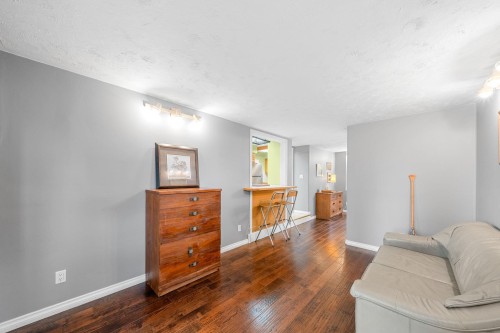 479 29Th Street E, North Vancouver, BC 