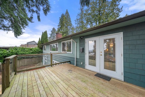 479 29Th Street E, North Vancouver, BC 