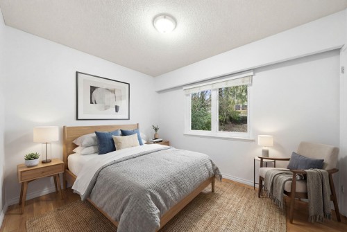 479 29Th Street E, North Vancouver, BC 