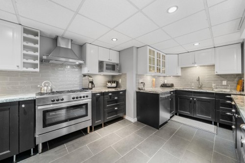 479 29Th Street E, North Vancouver, BC 