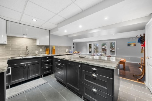 479 29Th Street E, North Vancouver, BC 