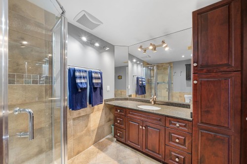 479 29Th Street E, North Vancouver, BC 