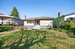 4262 Dumfries Street  Vancouver, BC V5N 3T2