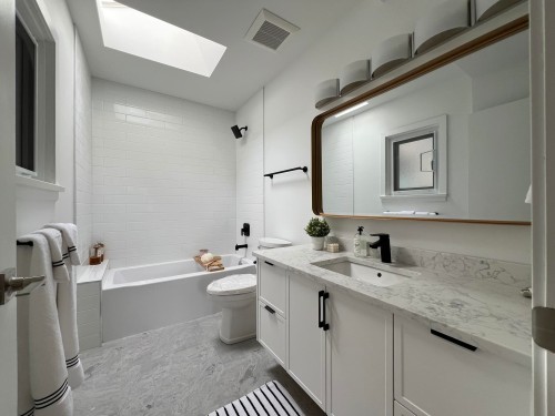 3534 17Th Avenue W, Vancouver, BC 