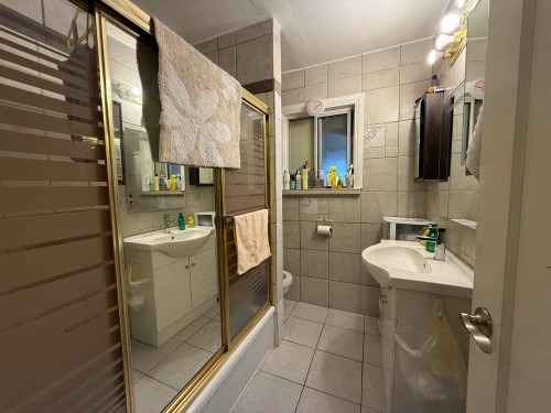 5828 Kerr Street, Vancouver, BC 