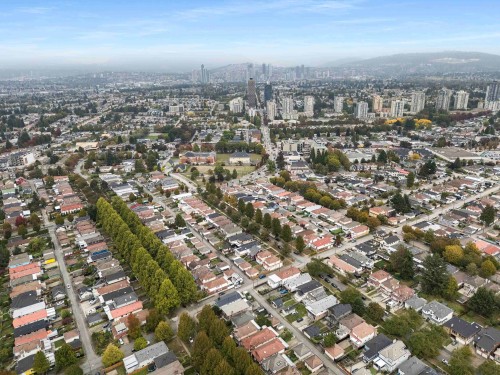 5828 Kerr Street, Vancouver, BC 