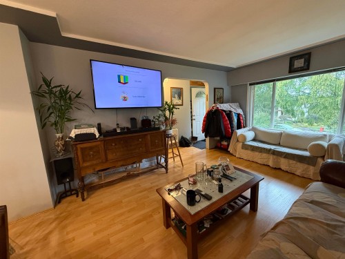 5828 Kerr Street, Vancouver, BC 