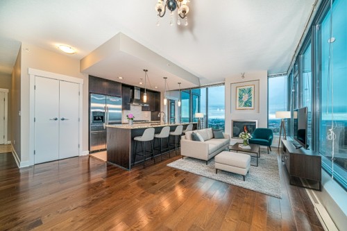 2902-7088 18th Avenue  Burnaby, BC V3N 0A2