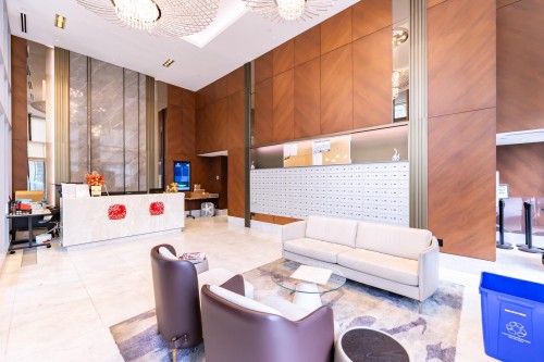 601-8800 Hazelbridge Way, Richmond, BC 