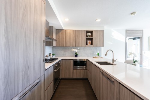 601-8800 Hazelbridge Way, Richmond, BC 