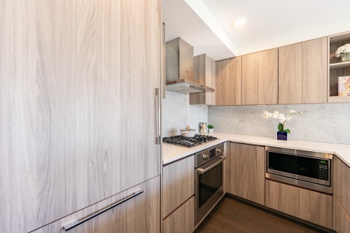 601-8800 Hazelbridge Way, Richmond, BC 