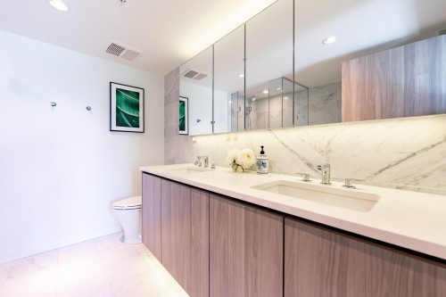 601-8800 Hazelbridge Way, Richmond, BC 