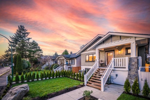 2735 8Th Avenue W, Vancouver, BC 