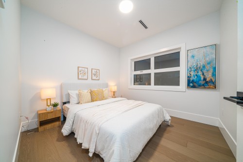 2735 8Th Avenue W, Vancouver, BC 