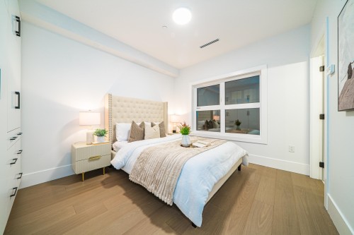 2735 8Th Avenue W, Vancouver, BC 