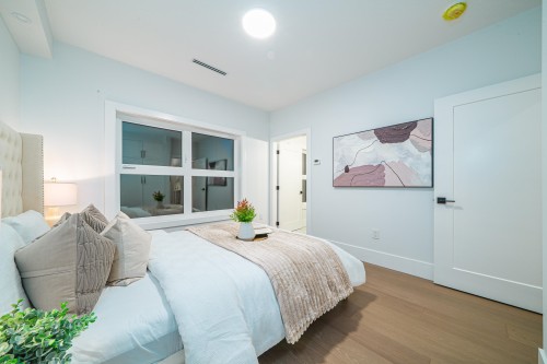 2735 8Th Avenue W, Vancouver, BC 