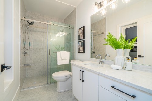 2735 8Th Avenue W, Vancouver, BC 