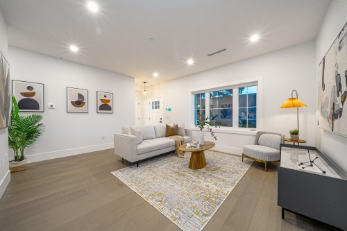 2735 8Th Avenue W, Vancouver, BC 