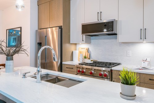 2735 8Th Avenue W, Vancouver, BC 