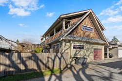 335 8th Street E North Vancouver, BC V7L 1Z2