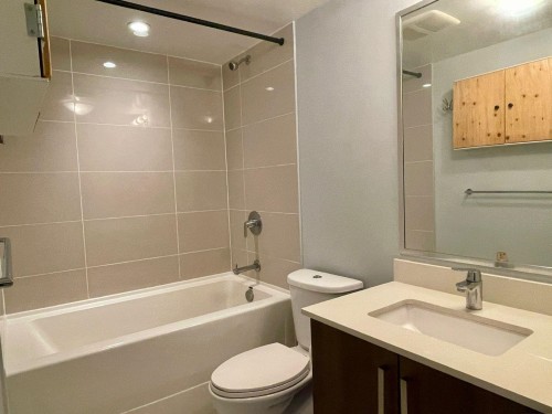 121-7058 14Th Avenue, Burnaby, BC 