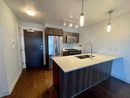 121-7058 14Th Avenue, Burnaby, BC 