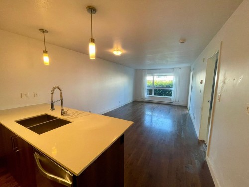 121-7058 14Th Avenue, Burnaby, BC 