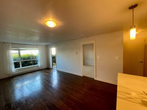 121-7058 14Th Avenue, Burnaby, BC 