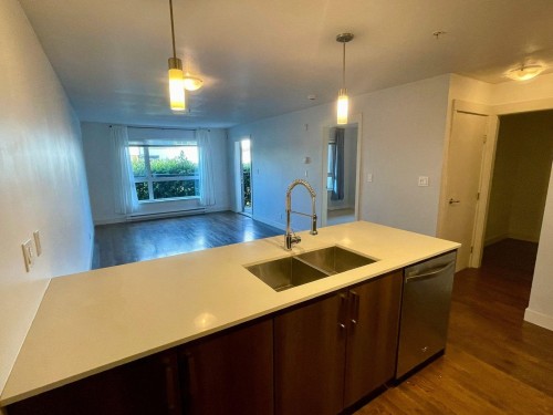 121-7058 14Th Avenue, Burnaby, BC 