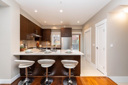 966 43Rd Avenue W, Vancouver, BC 