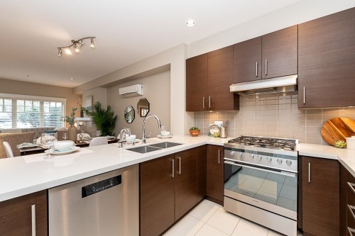 966 43Rd Avenue W, Vancouver, BC 