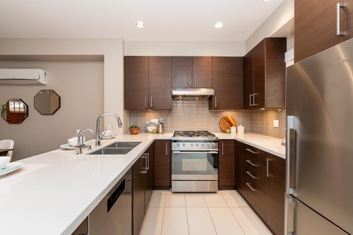 966 43Rd Avenue W, Vancouver, BC 