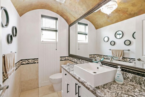 1060 61St Avenue E, Vancouver, BC 