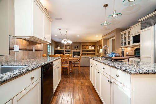 76 Eagle Pass, Port Moody, BC 